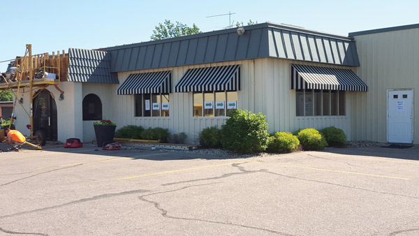 P’s Pizza House in LeMars, Iowa, before its remodeled exterior